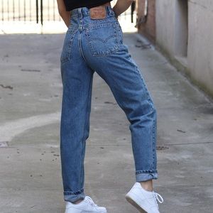 Levi’s 512 medium wash mom jeans sz26